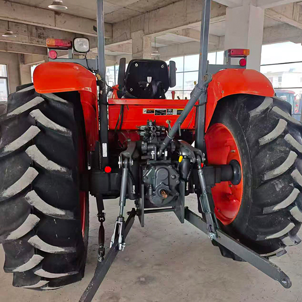 Kubota M954K
