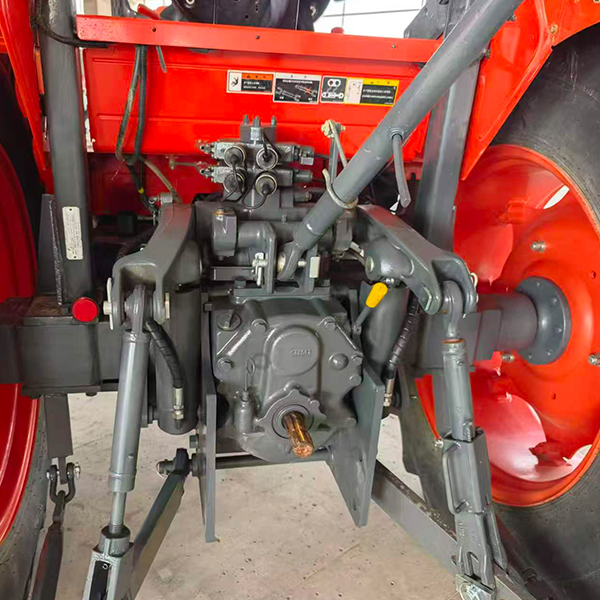 Kubota M954K